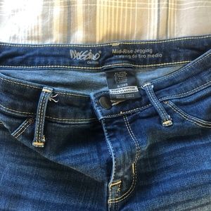 Mossimo Denim: Mid-Rise Jegging